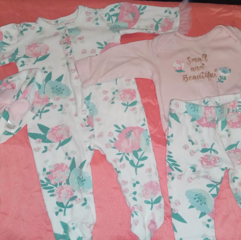 4 pc. Baby girl outfit